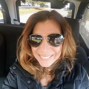 Meet your Posher, Despina